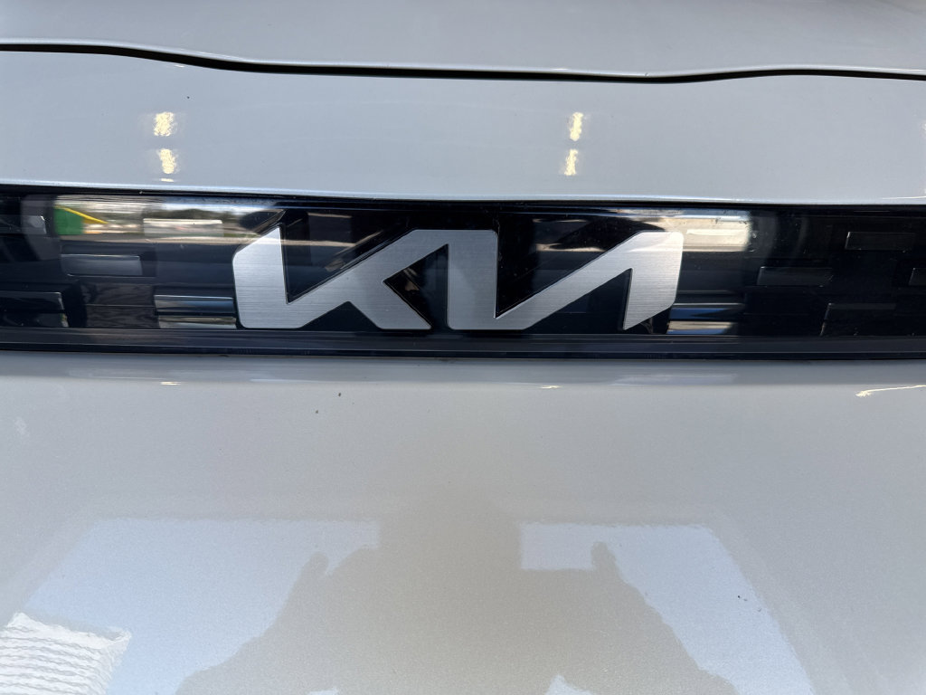 Certified 2025 Kia Soul LX w/ LX Technology Package FWD image 18