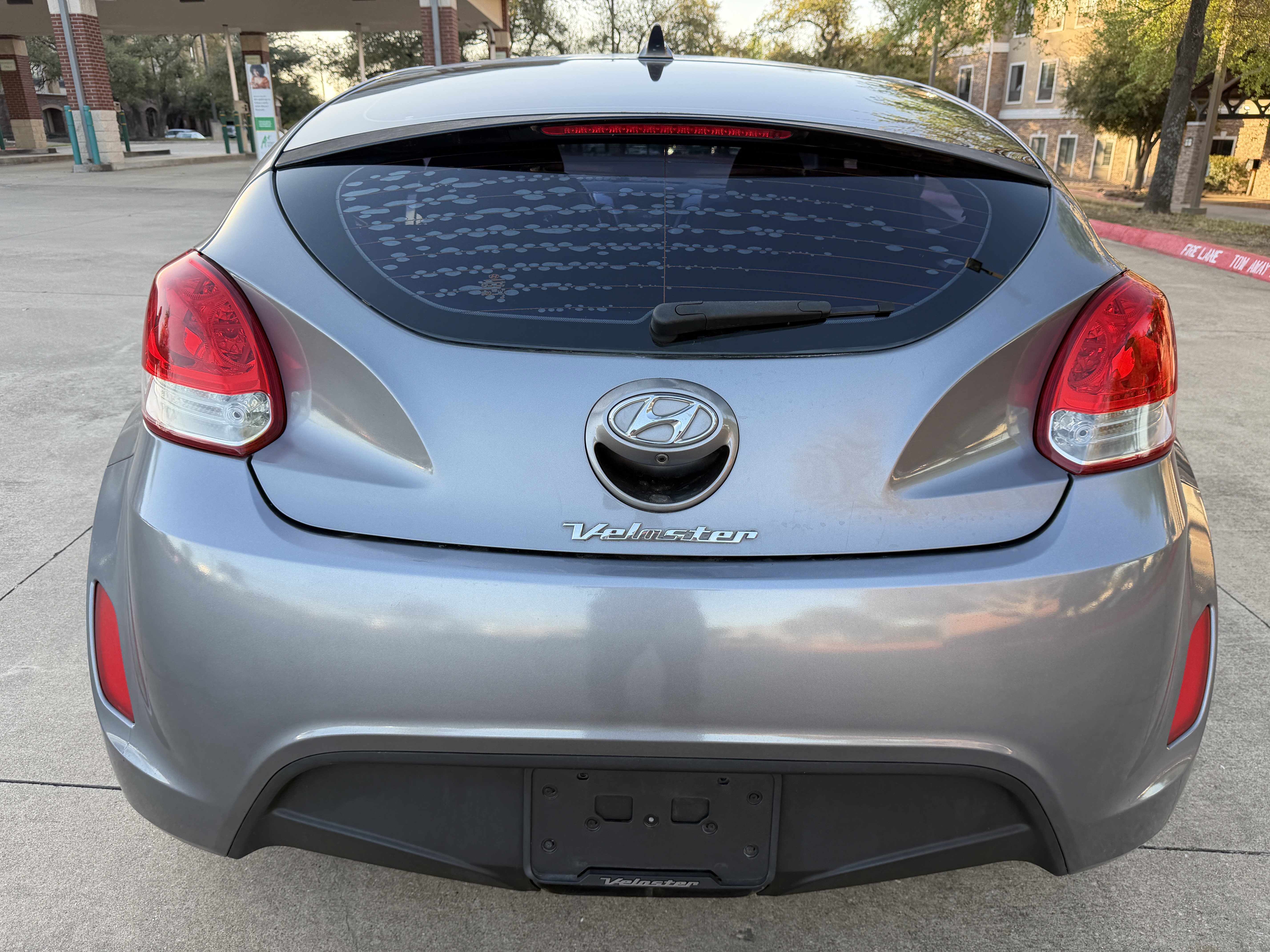 Used 2016 Hyundai Veloster 3dr Cpe Man image 6