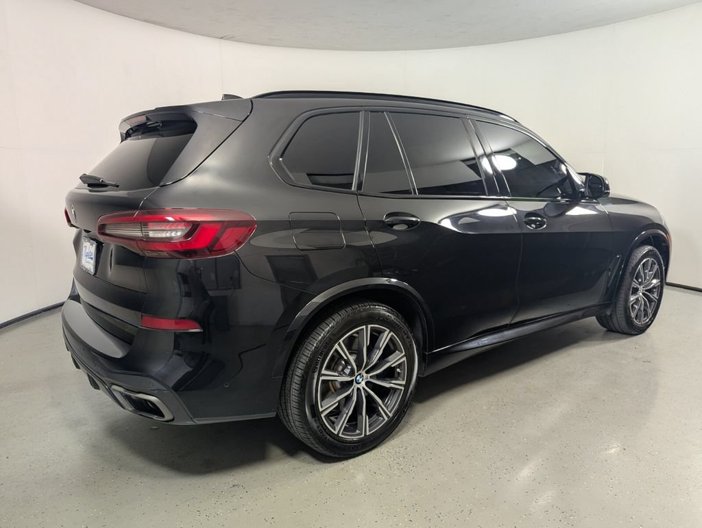 Used 2022 BMW X5 M50i w/ Parking Assistance Package AWD/4WD image 7