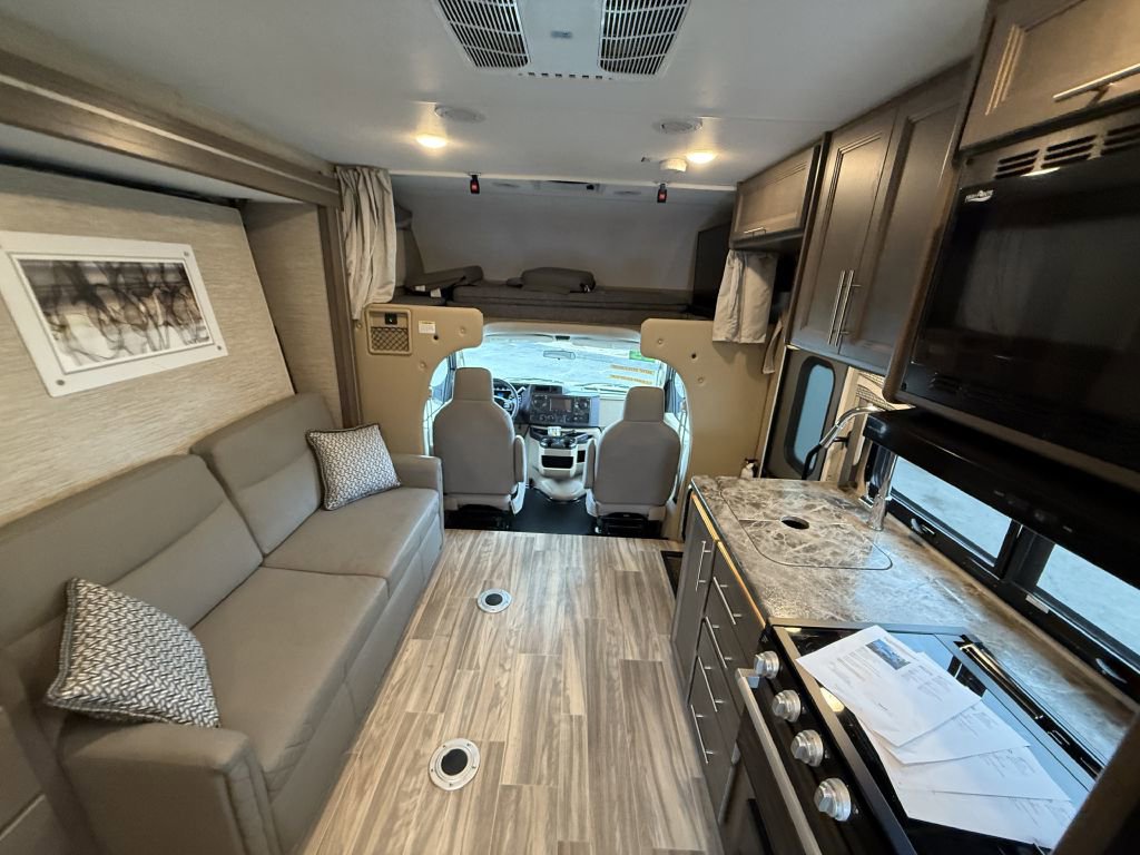 Used 2023 Ford E-450 and Econoline 450 Super Duty w/ Motorhome Prep Package image 39