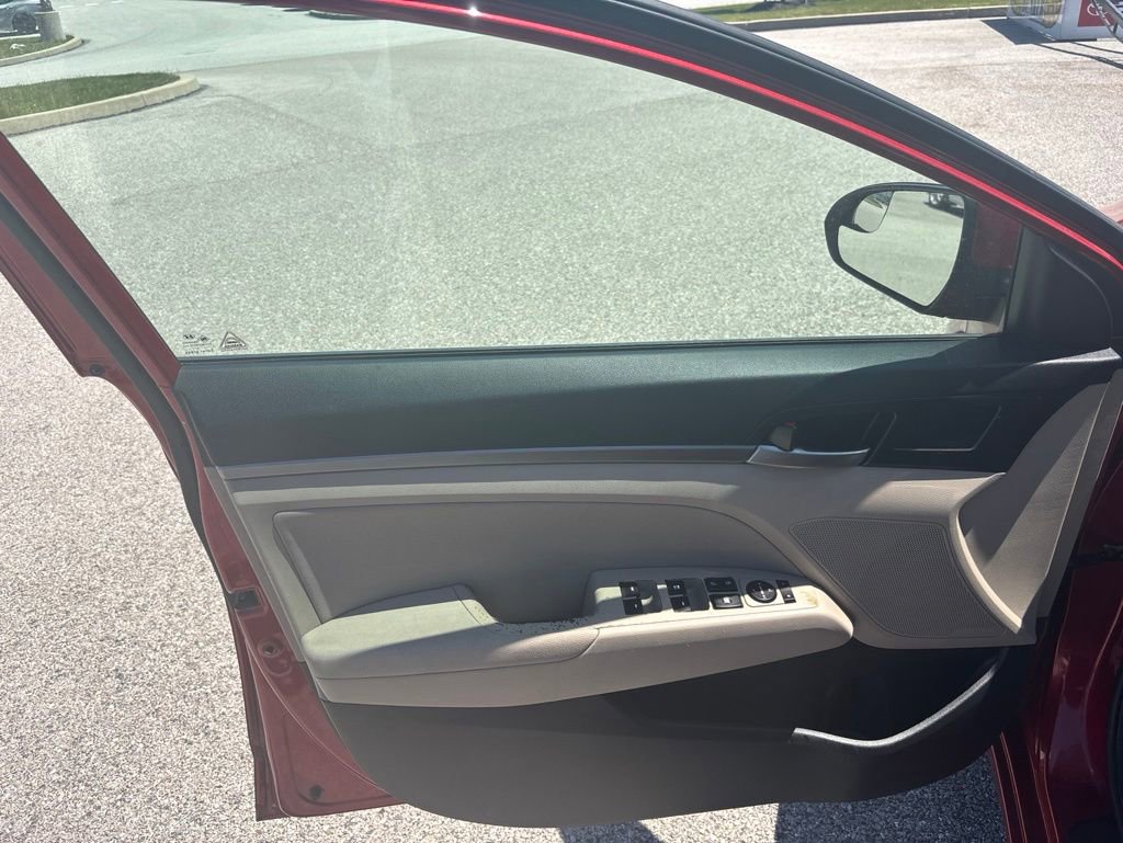 Used 2017 Hyundai Elantra SE FWD image 8