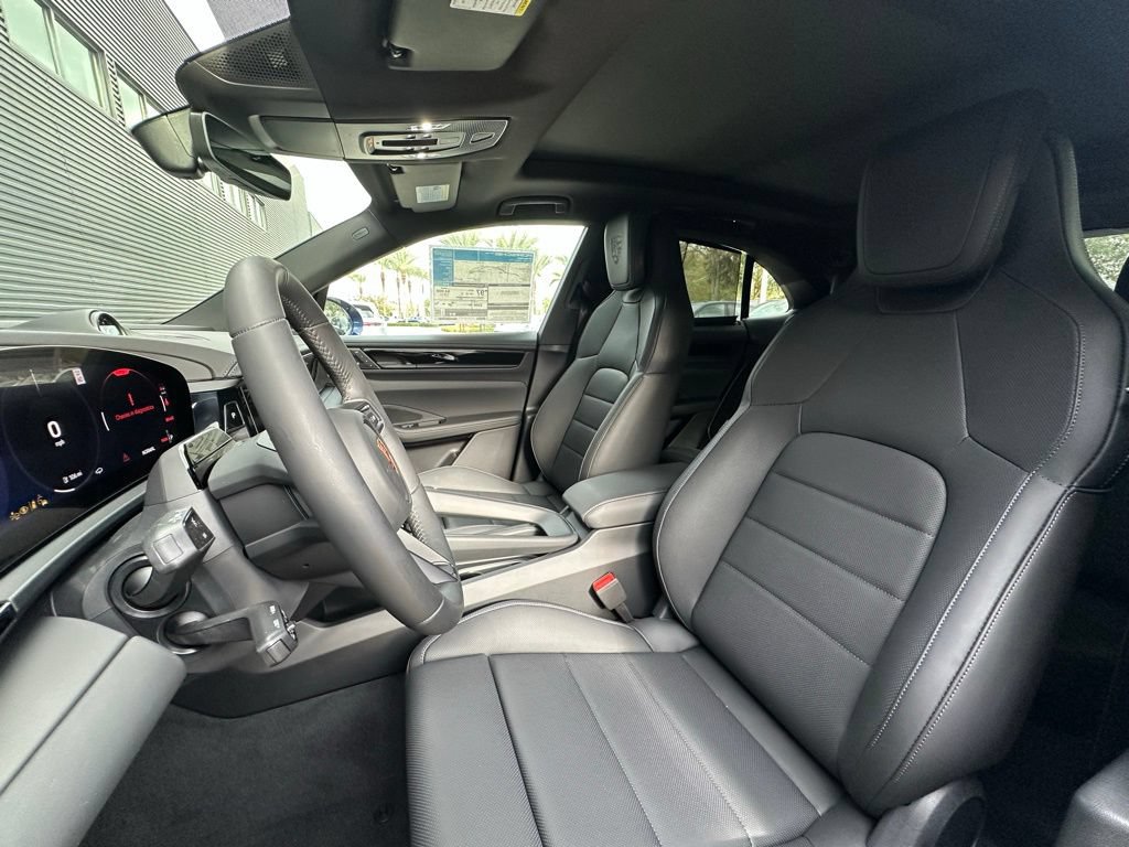 Used 2026 Porsche Macan Electric RWD image 5