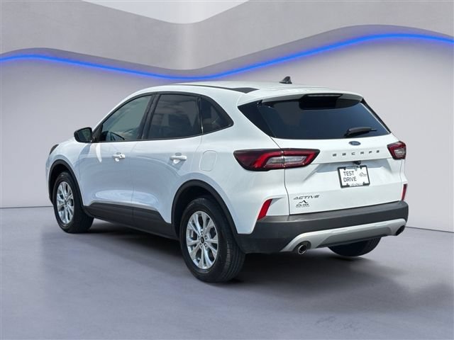 Certified 2025 Ford Escape Active FWD image 3