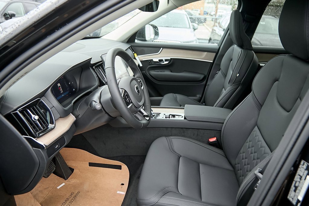 New 2025 Volvo XC90 B6 Core w/ Protection Package Premier image 17