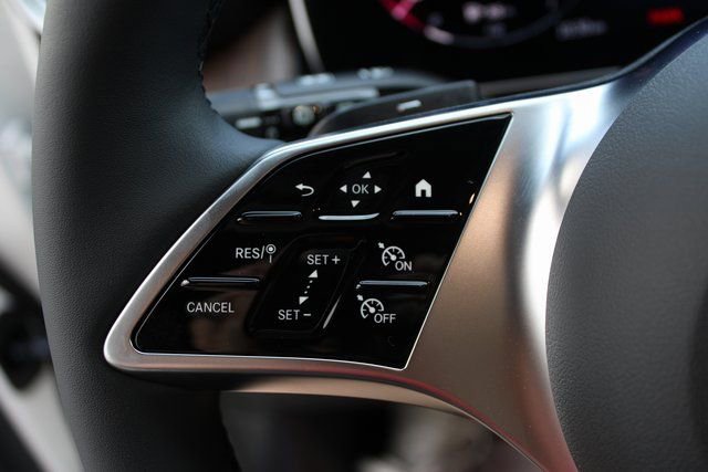 New 2025 Mercedes-Benz GLC 350e 4MATIC image 19