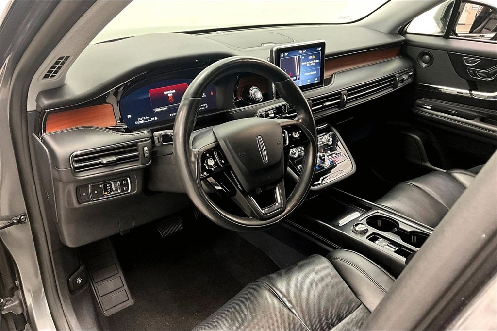 Used 2022 Lincoln Corsair Reserve w/ Equipment Group 201A image 13