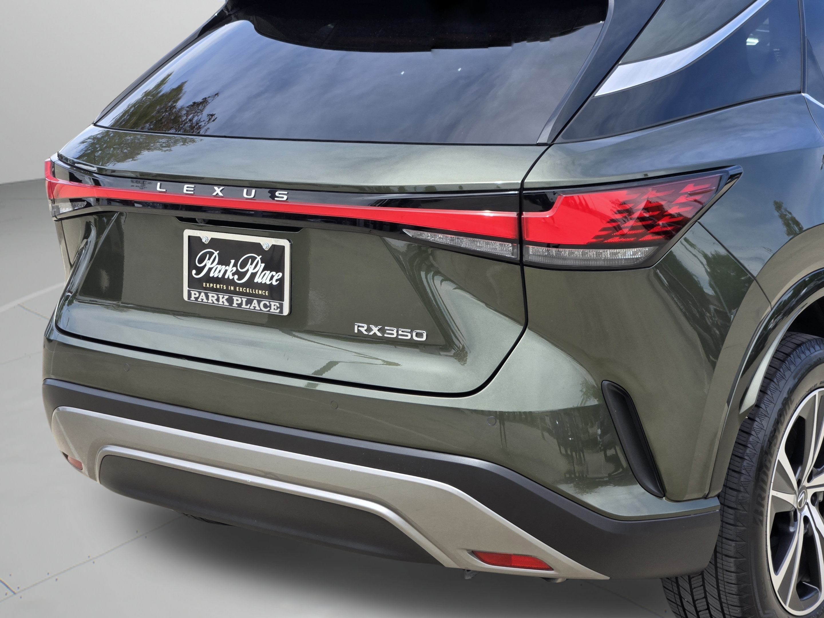 Used 2025 Lexus RX 350 Premium w/ Accessory Package (Z1) FWD image 39