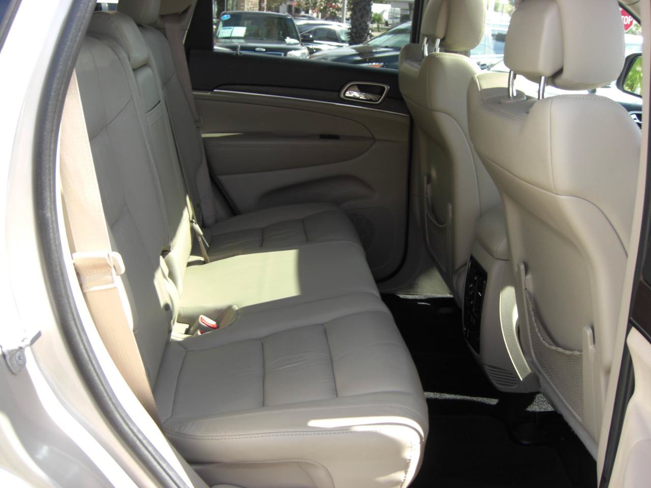 Used 2014 Jeep Grand Cherokee Limited w/ Trailer Tow Group IV AWD/4WD image 22
