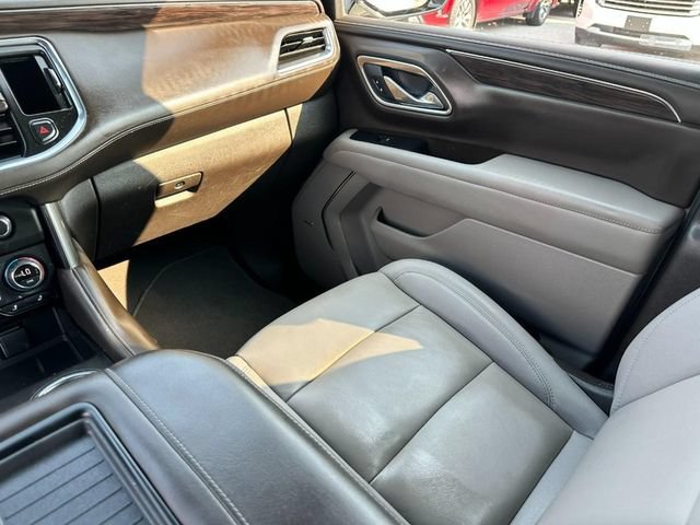 Used 2023 Chevrolet Tahoe LT w/ Luxury Package AWD/4WD image 17