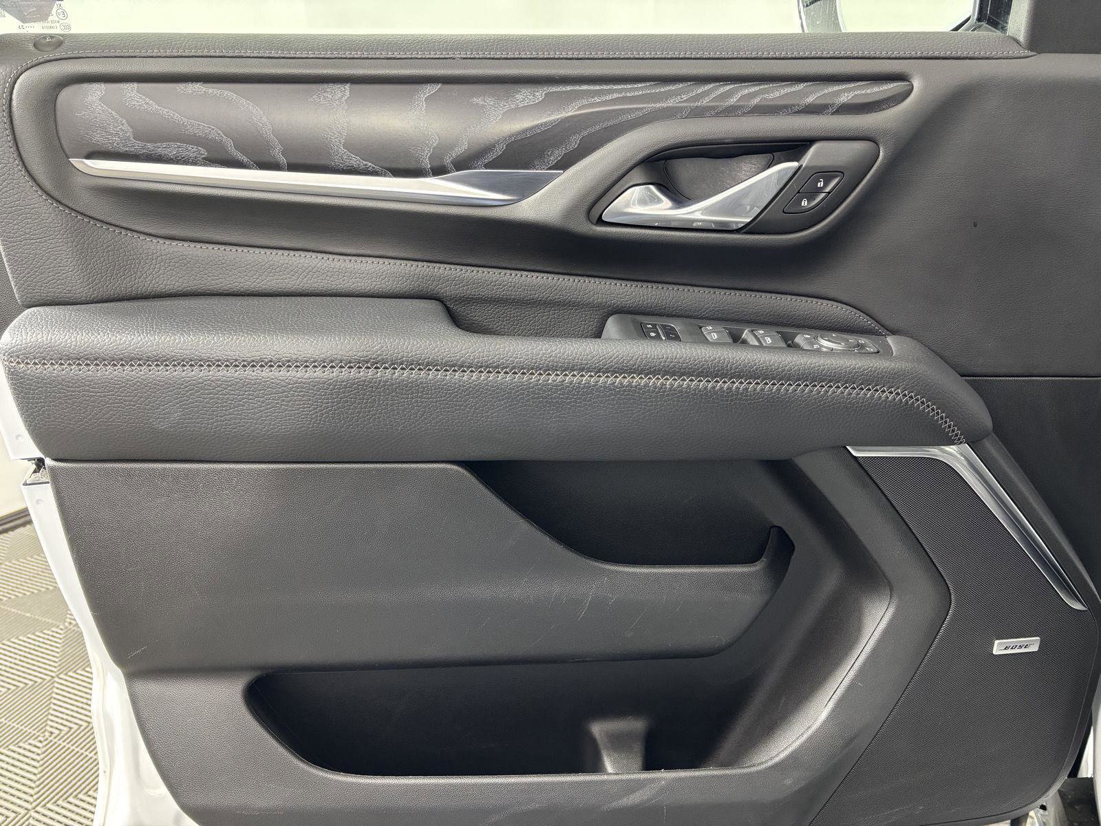 Used 2023 GMC Yukon Denali w/ Advanced Technology Package image 14