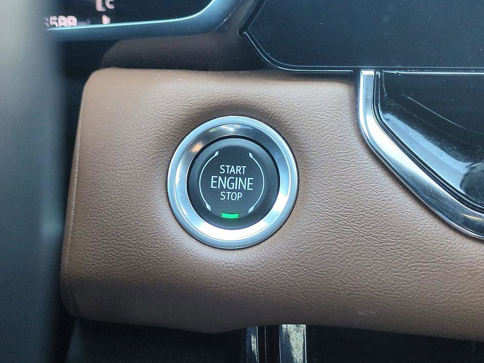 Used 2023 GMC Canyon AT4 w/ AT4 Premium Package AWD/4WD image 26