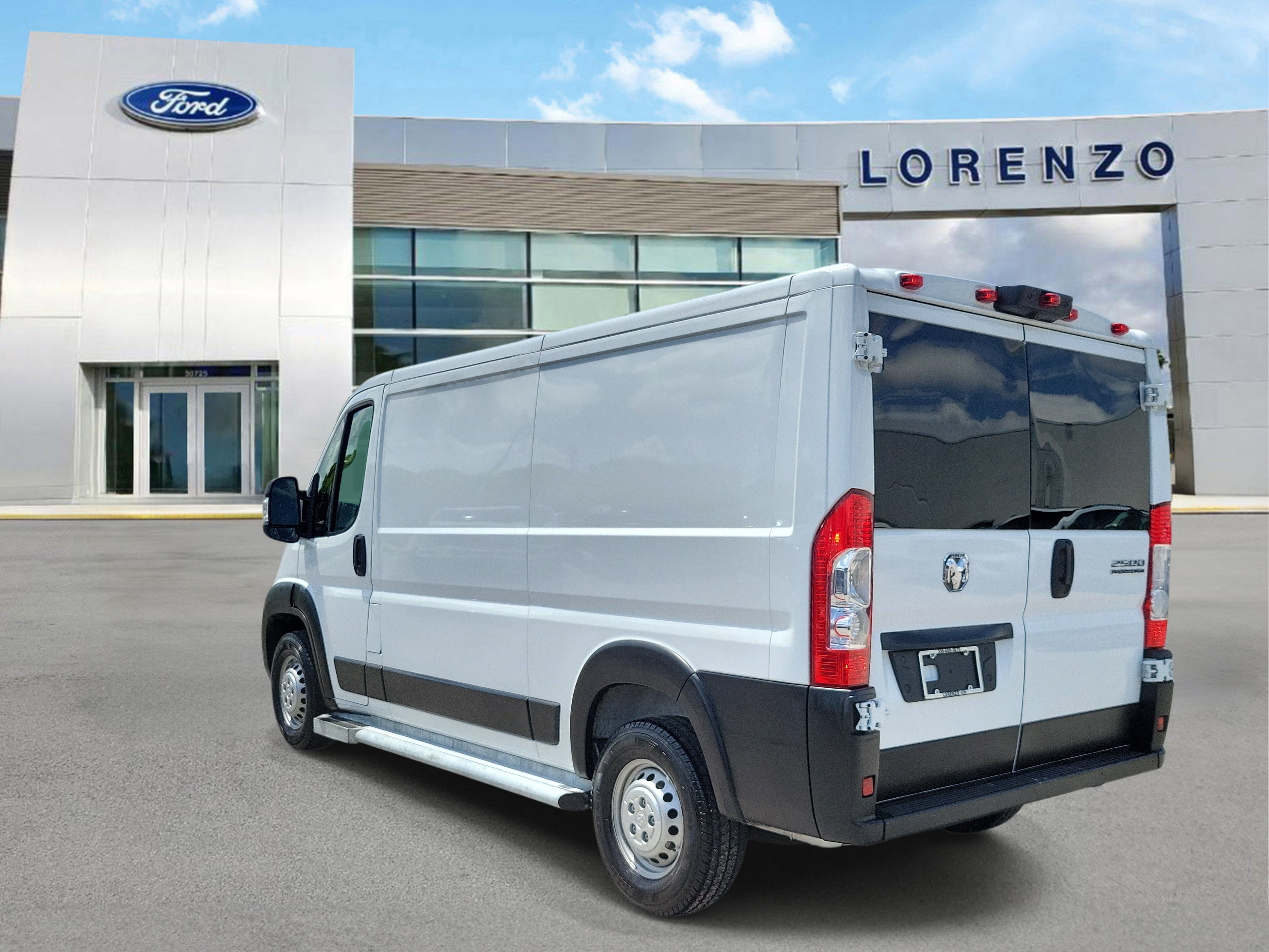 Used 2025 RAM ProMaster 2500 w/ U-Haul Equipment Group FWD image 7