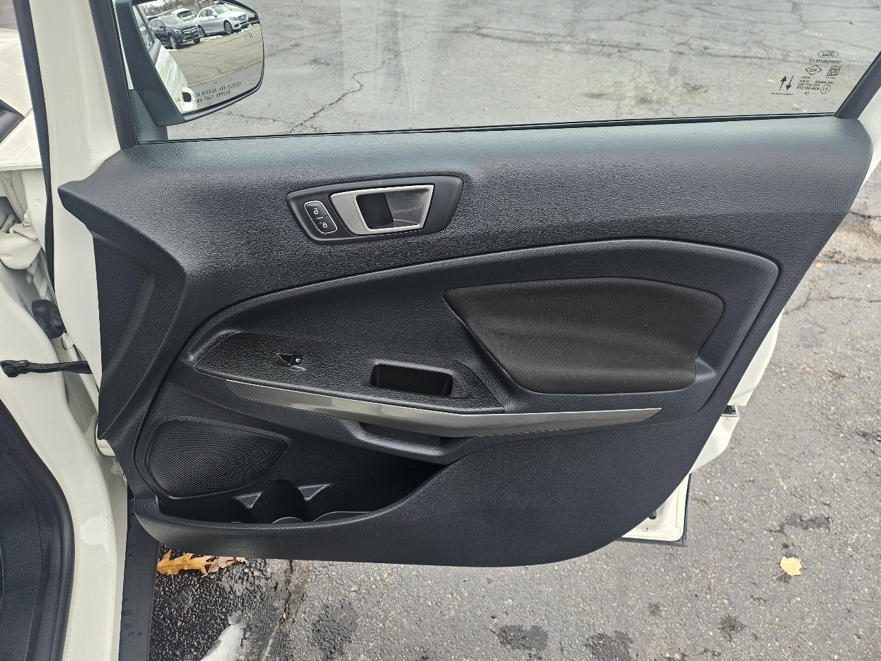 Used 2020 Ford EcoSport SE w/ SE Convenience Package image 24