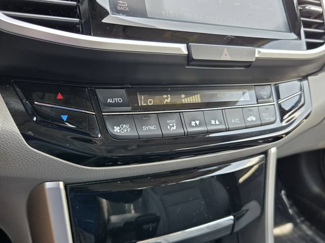 Used 2017 Honda Accord EX-L image 18
