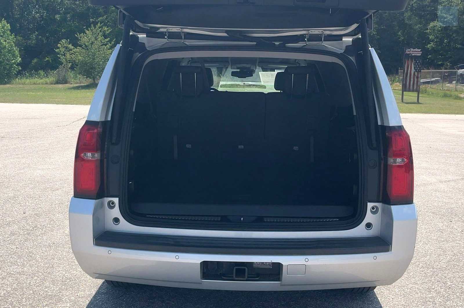 Used 2019 Chevrolet Suburban LT AWD/4WD image 13