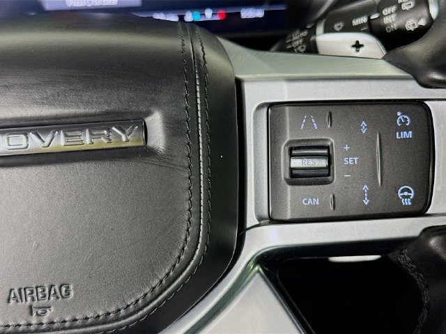 Used 2023 Land Rover Discovery Metropolitan Edition AWD/4WD image 12
