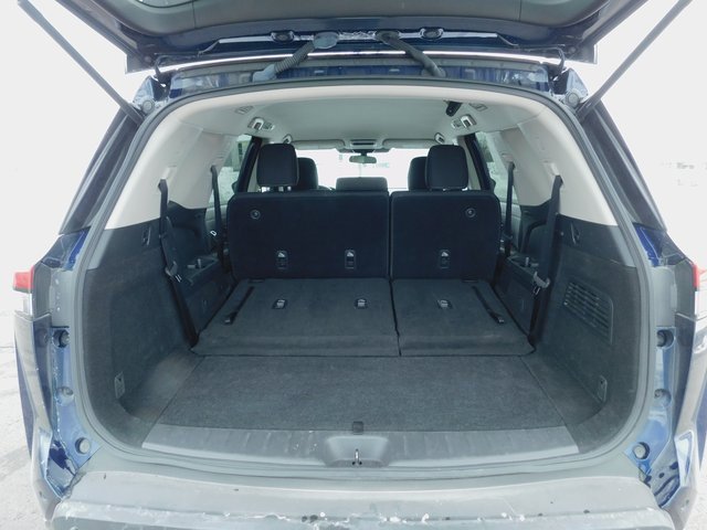 Used 2024 Nissan Pathfinder SV image 13