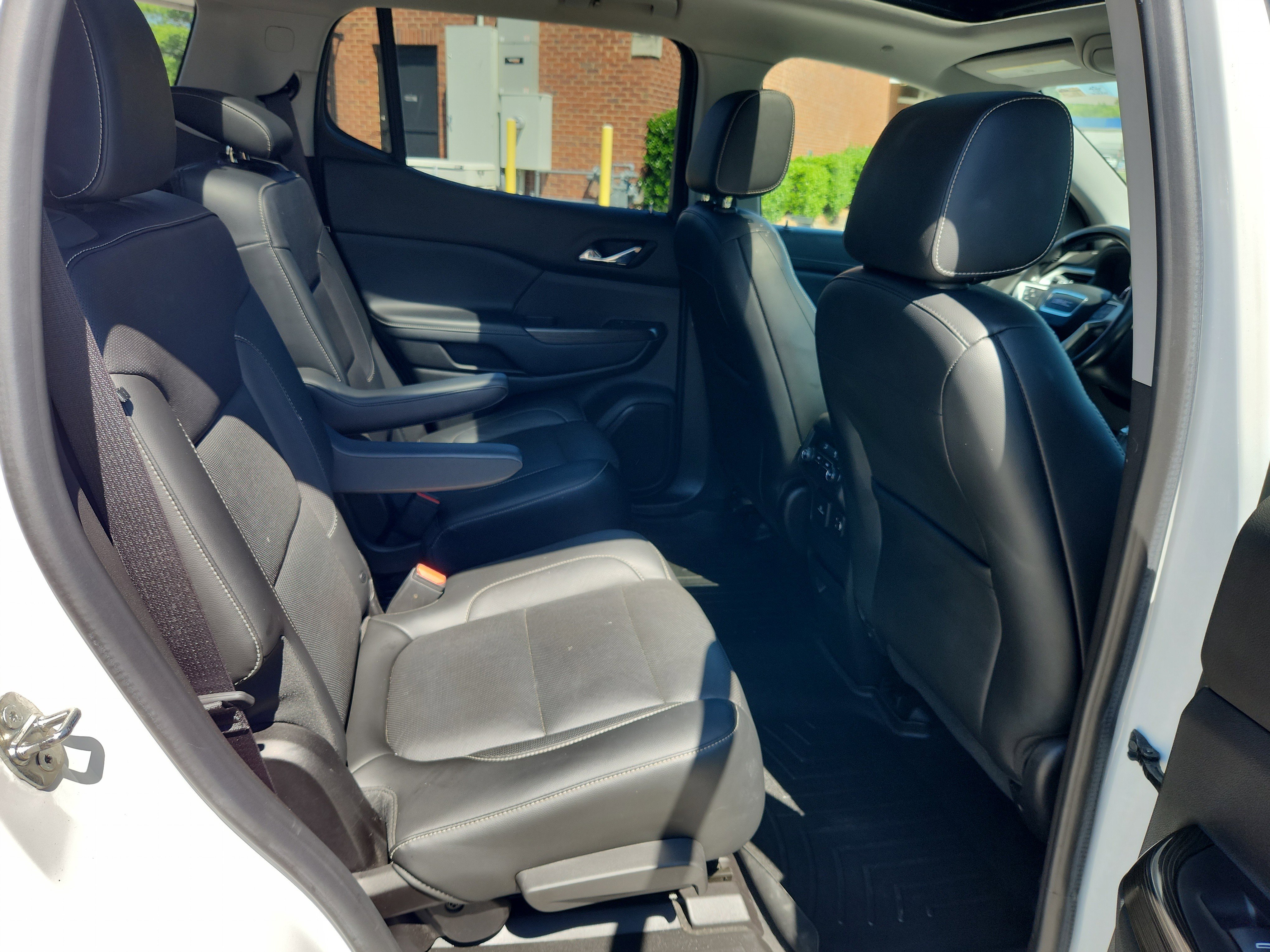 Used 2019 GMC Acadia SLT FWD image 48