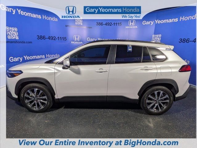 Used 2022 Toyota Corolla Cross XLE image 9