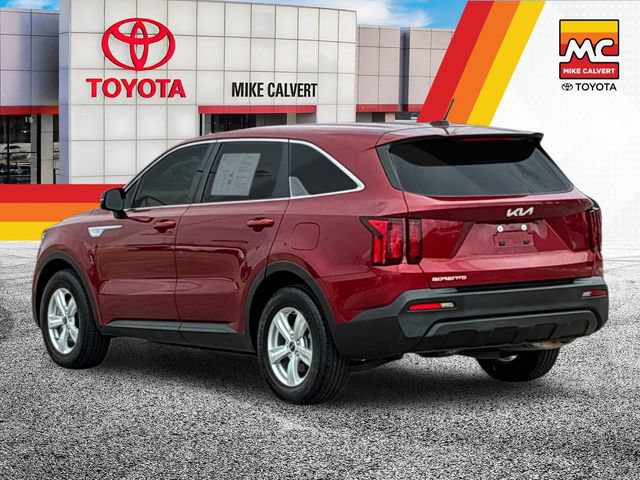 Used 2023 Kia Sorento LX FWD image 3
