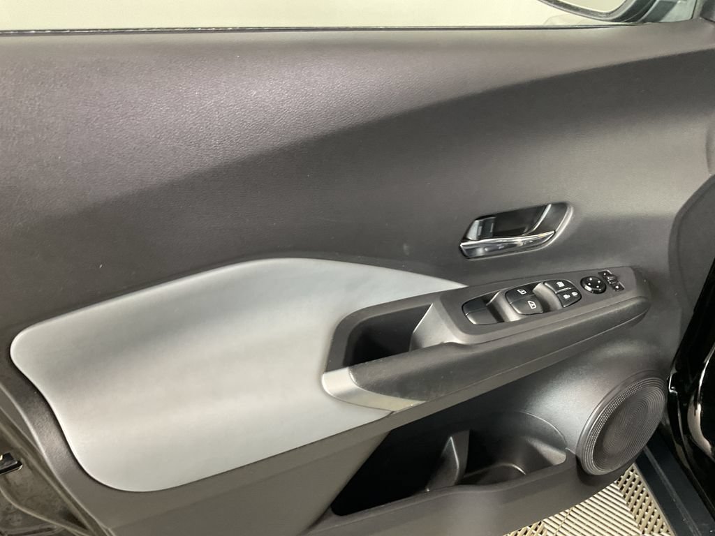 Used 2021 Nissan Kicks SR w/ SR Premium Package FWD image 16