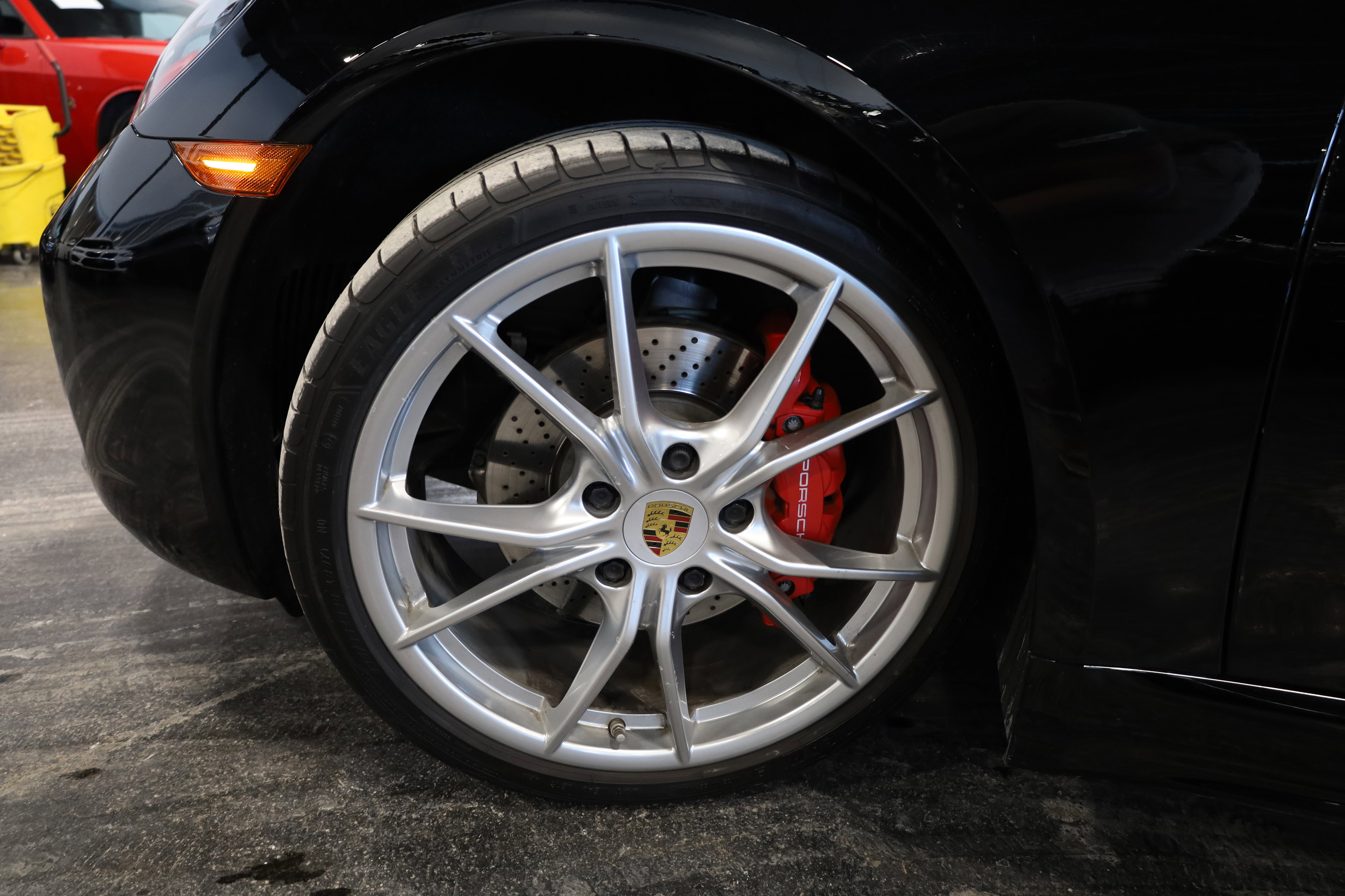 Used 2019 Porsche 718 Cayman S image 13