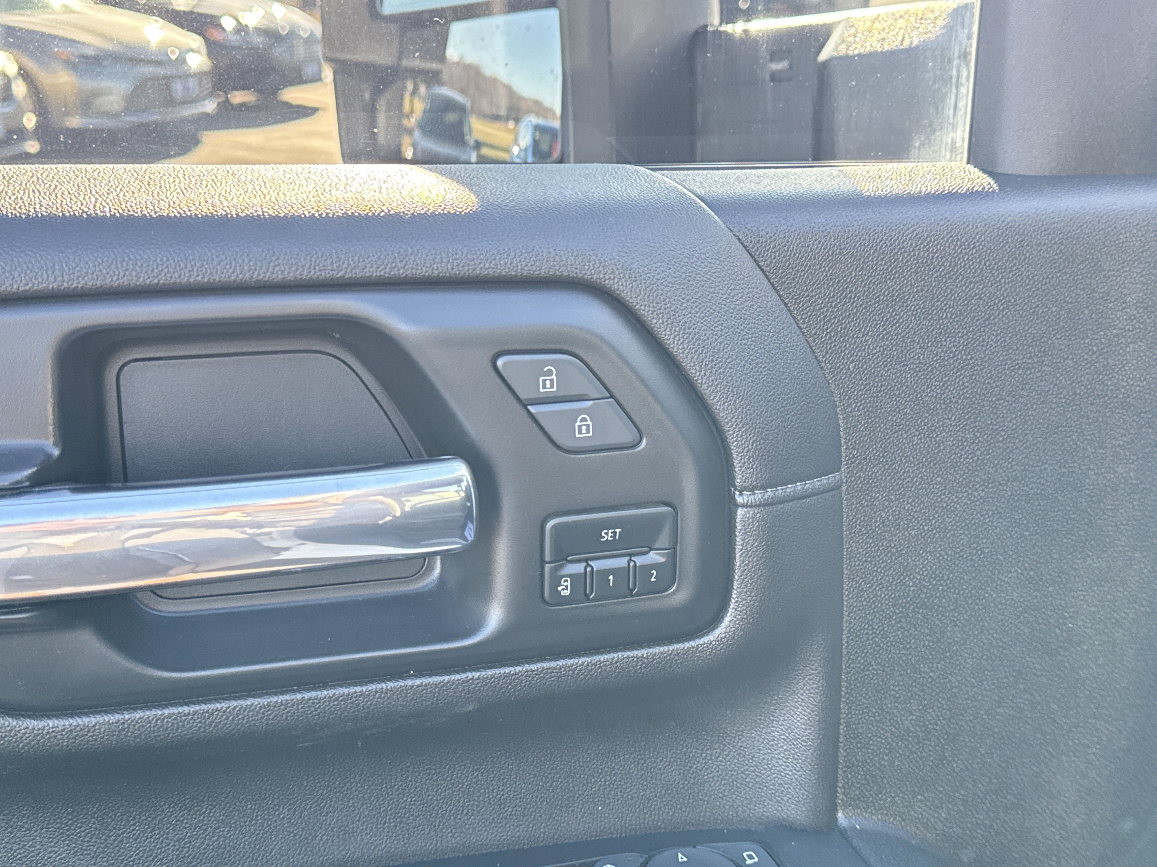 Used 2022 Chevrolet Silverado 2500 LTZ w/ LTZ Plus Package image 15