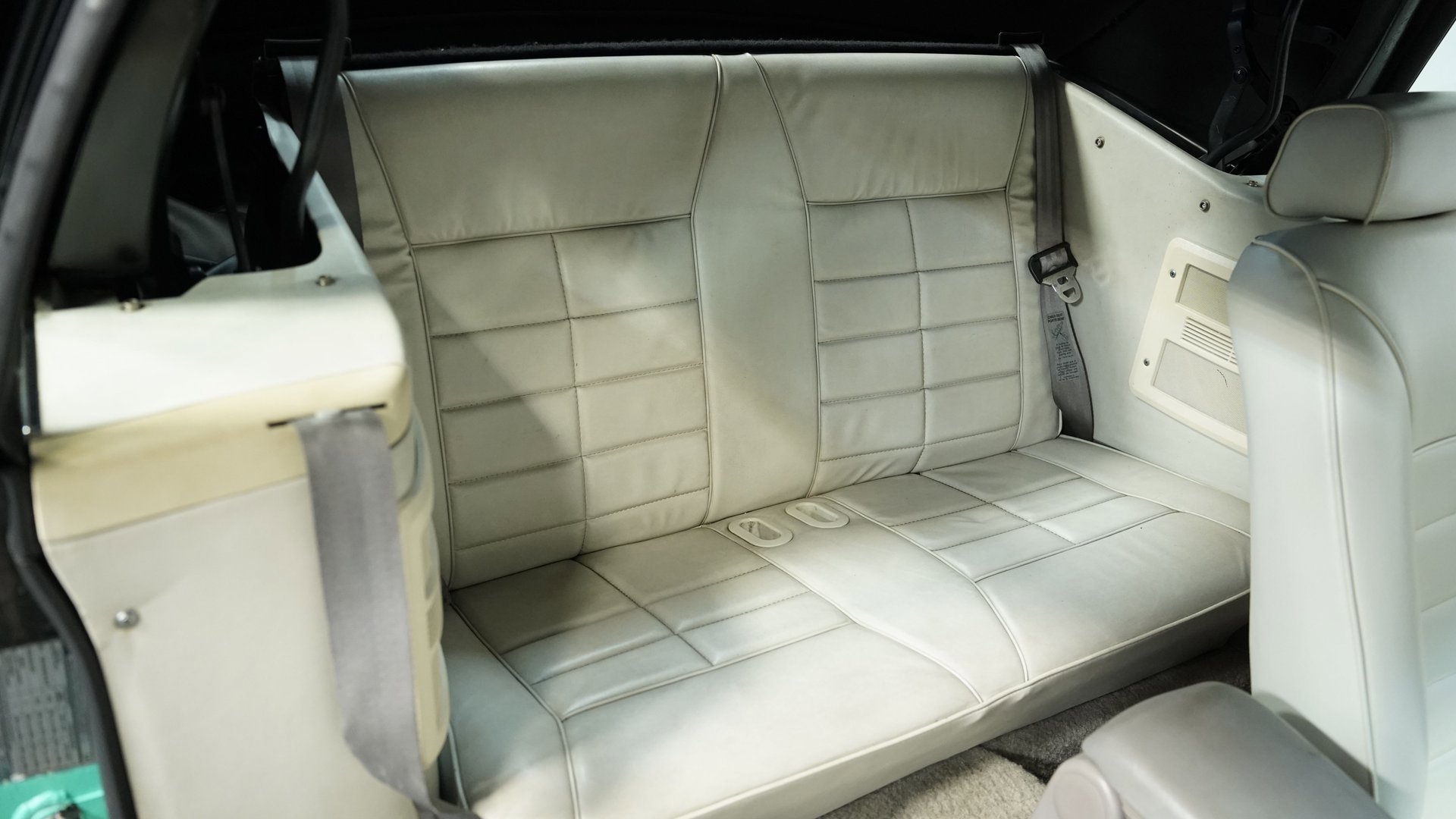 Used 1992 Ford Mustang LX image 36