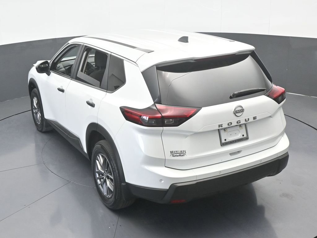 Used 2024 Nissan Rogue S image 43