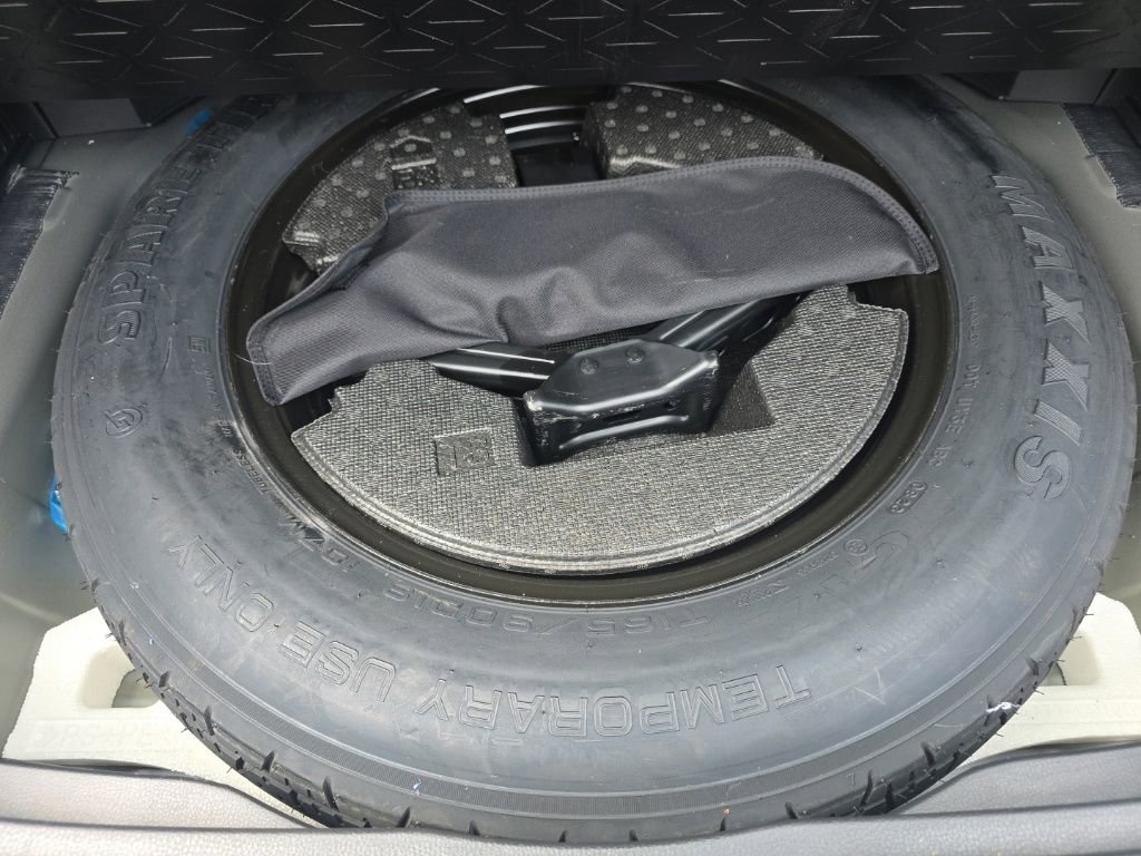 Used 2023 Toyota RAV4 XLE Premium image 38