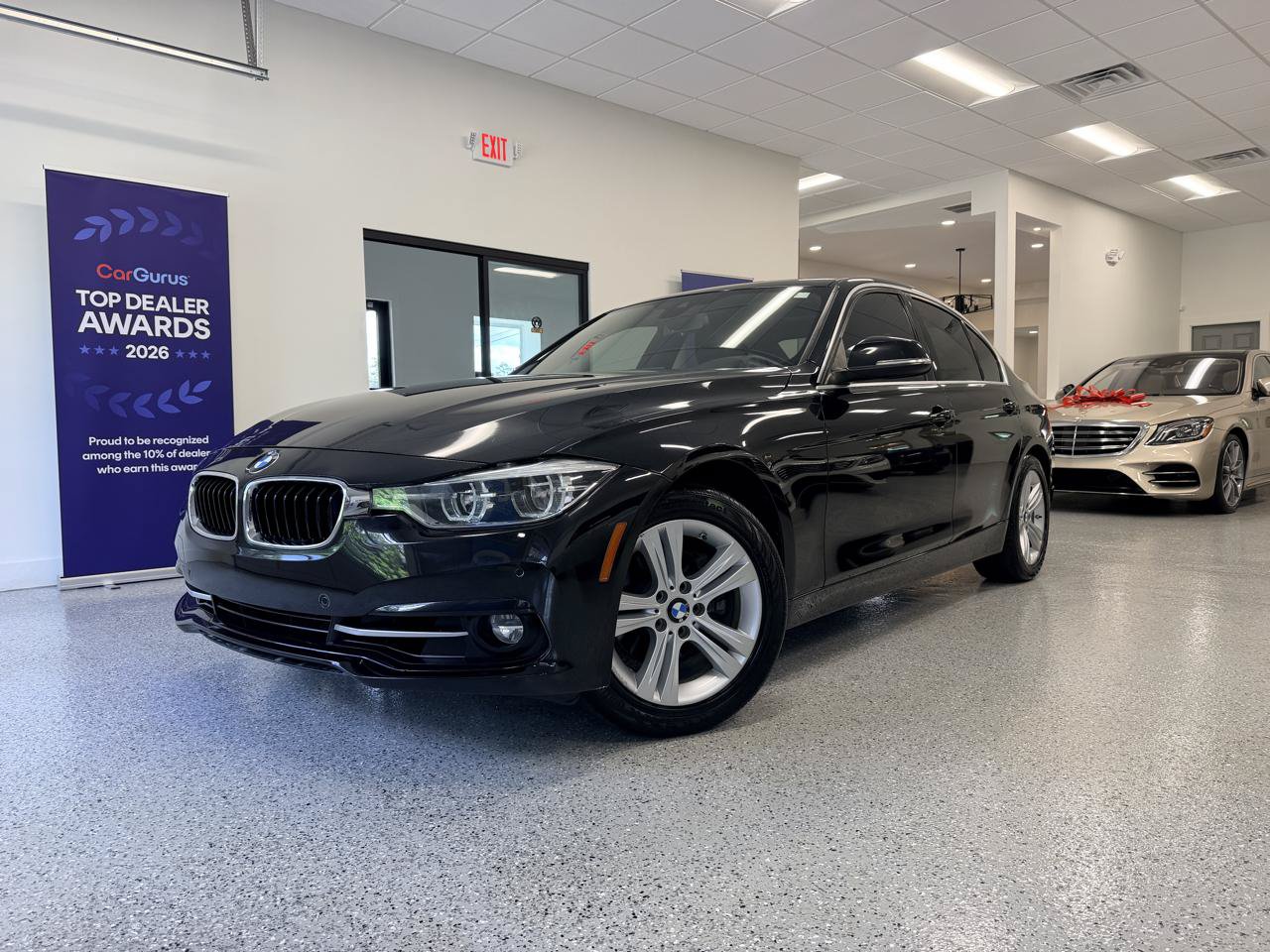 Used 2018 BMW 330i Sedan RWD image 2