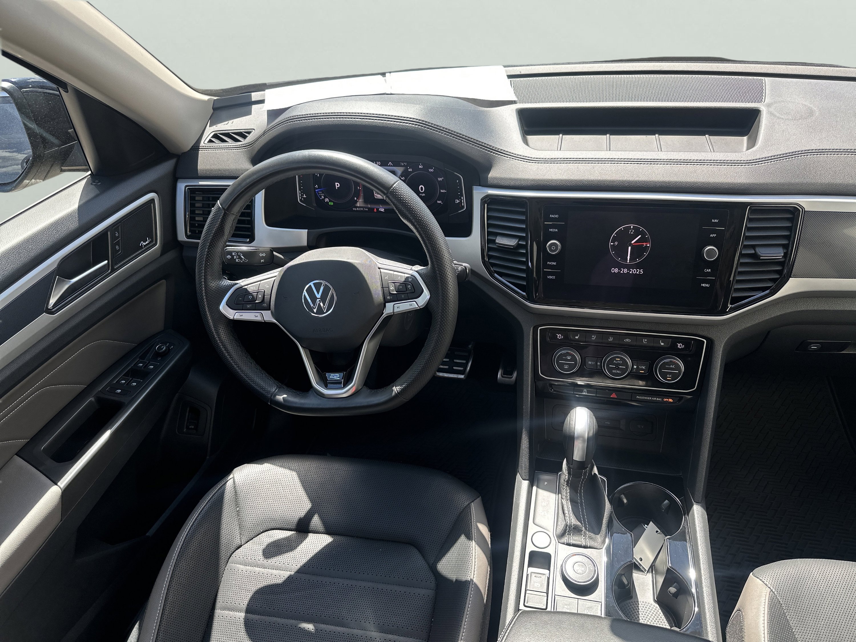 Used 2022 Volkswagen Atlas SEL Premium image 15