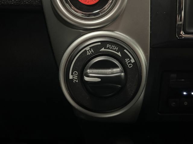 Used 2020 Nissan Titan SV w/ SV Convenience Package image 23