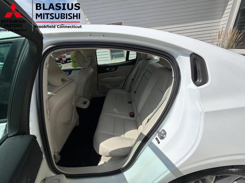 Used 2019 Volvo S60 T5 Momentum w/ Multimedia Package FWD image 45
