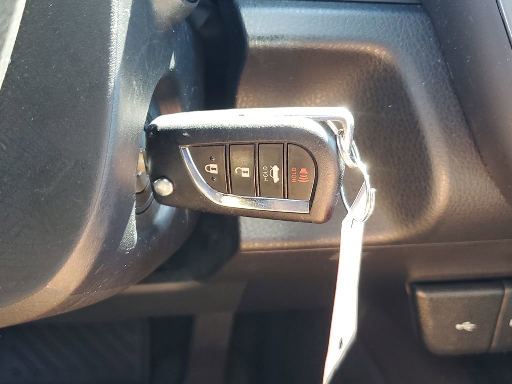 Certified 2022 Toyota Camry SE image 35
