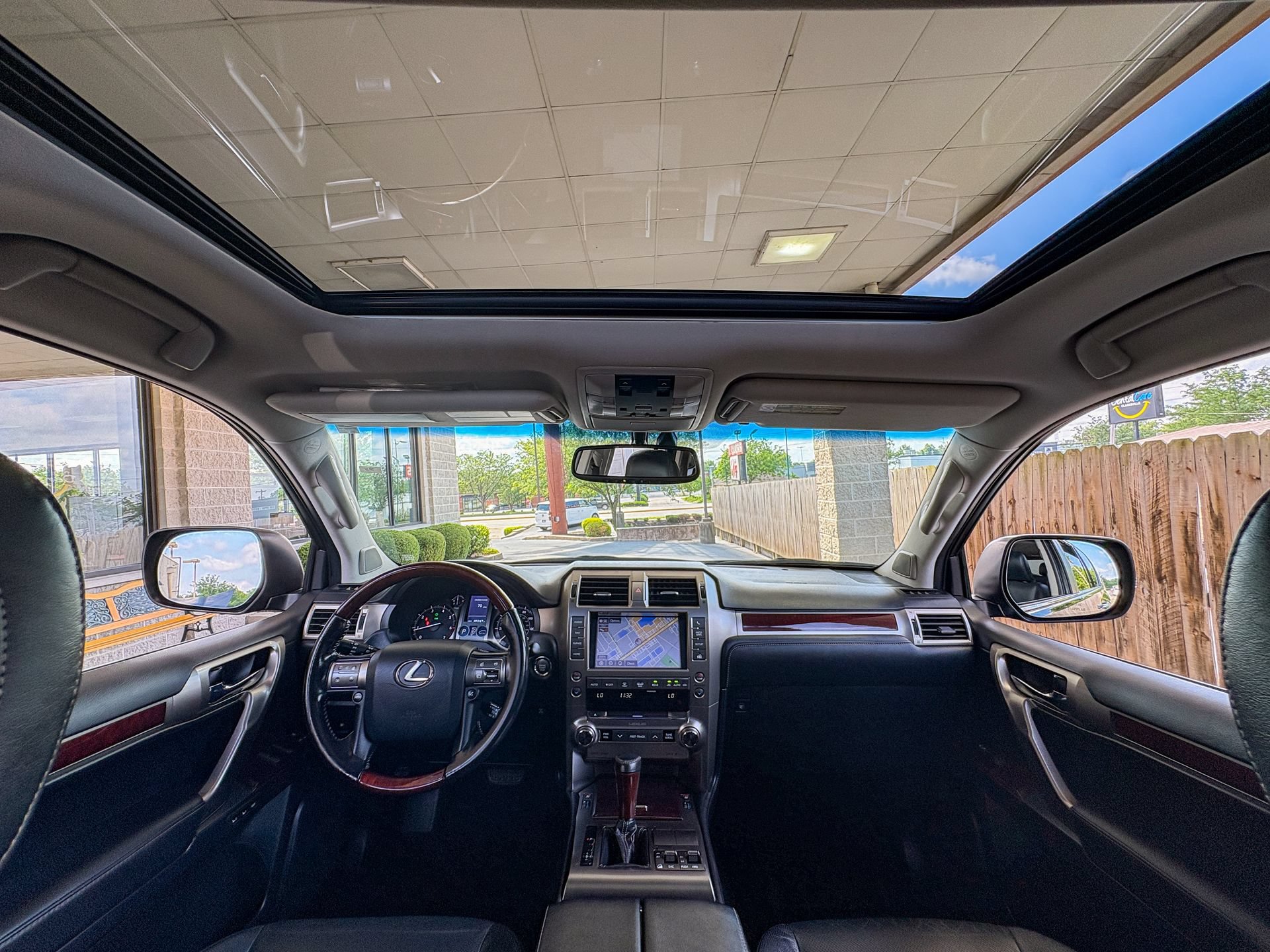 Used 2016 Lexus GX 460 w/ Premium Package AWD/4WD image 2