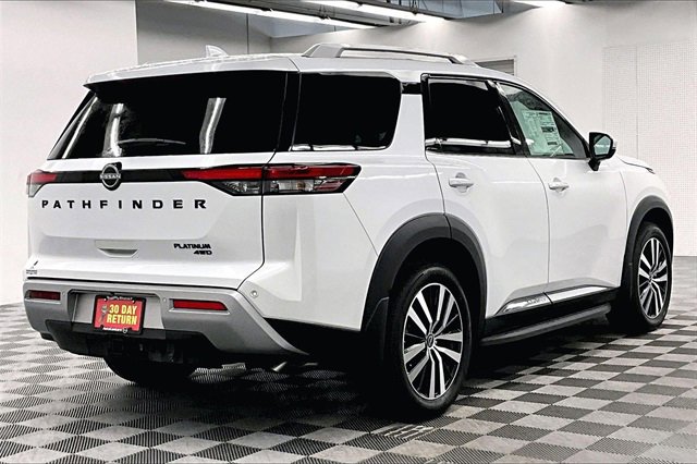 New 2025 Nissan Pathfinder Platinum image 16