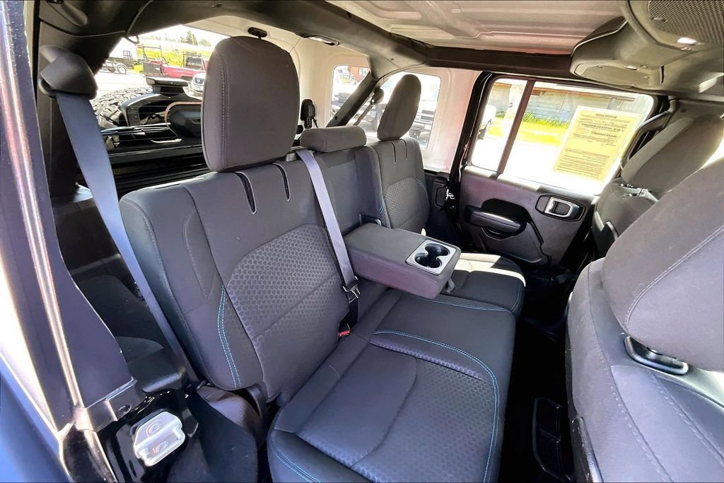 Used 2024 Jeep Wrangler Unlimited Rubicon 4xe AWD/4WD image 26