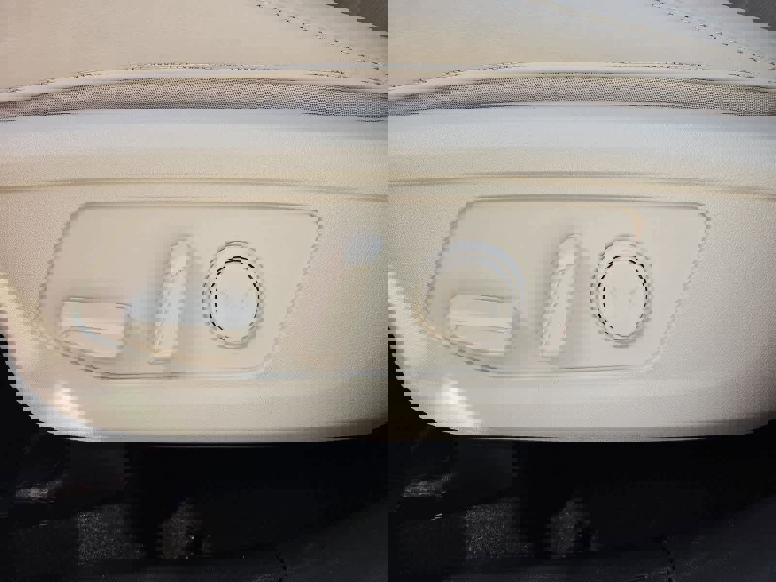 Certified 2022 Kia Sorento EX w/ Panoramic Sunroof Package image 16