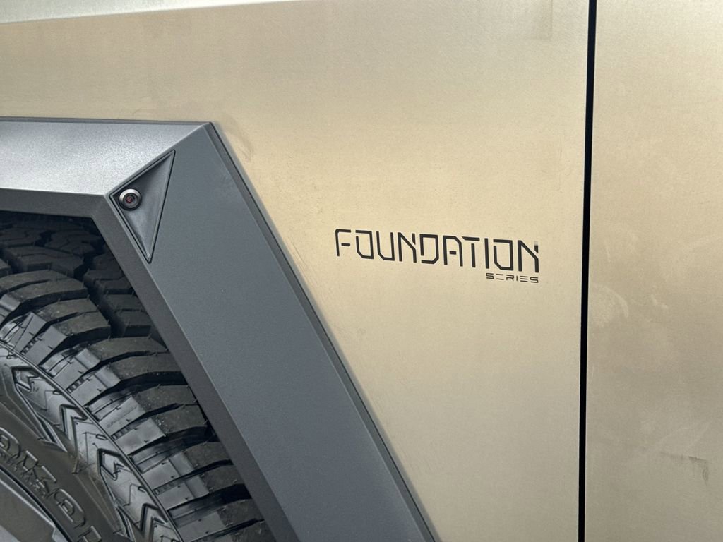 Used 2024 Tesla Cybertruck AWD Crew Cab image 23