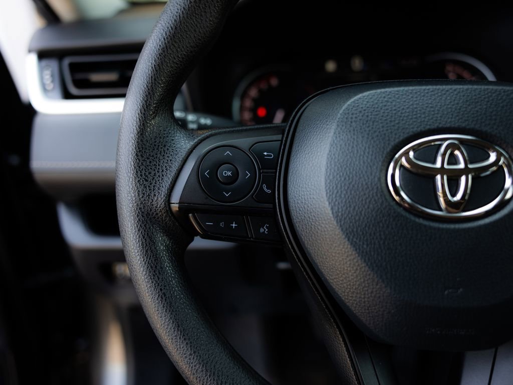 Used 2024 Toyota RAV4 LE AWD/4WD image 15