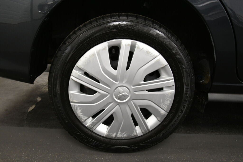 Used 2024 Mitsubishi Mirage G4 ES FWD image 29