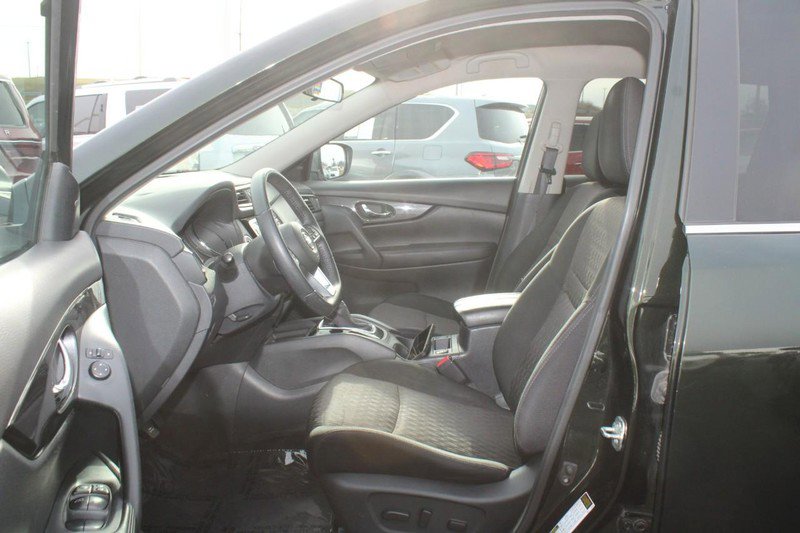 Used 2020 Nissan Rogue SV image 9