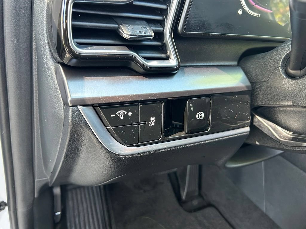 Used 2024 Kia Sportage EX FWD image 19