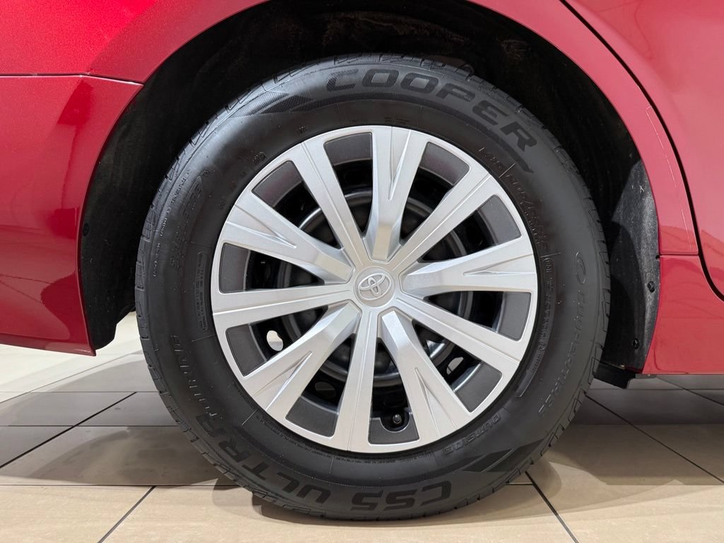 Used 2019 Toyota Camry LE FWD image 9