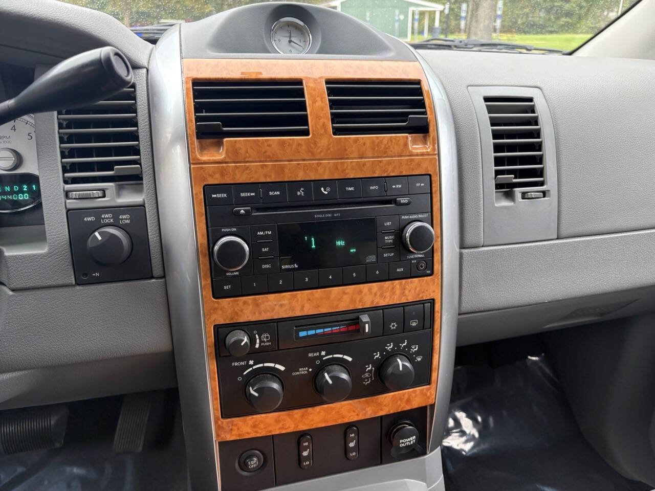 Used 2008 Chrysler Aspen Limited image 21