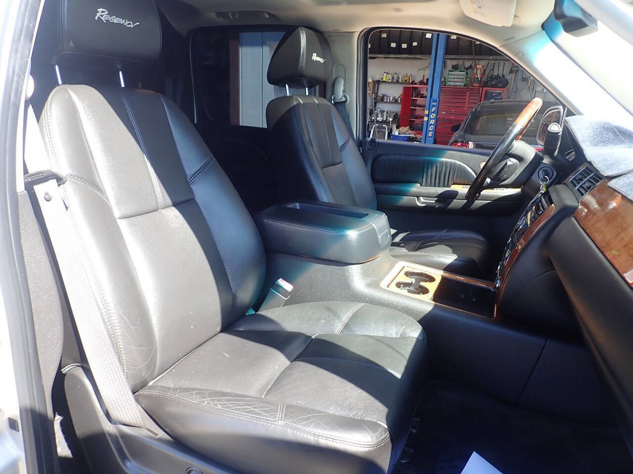 Used 2007 Chevrolet Avalanche LT w/ LT Preferred Equipment Group AWD/4WD image 31