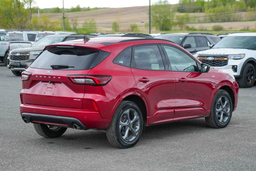 Used 2023 Ford Escape ST-Line w/ Tech Pack #1 AWD/4WD image 5