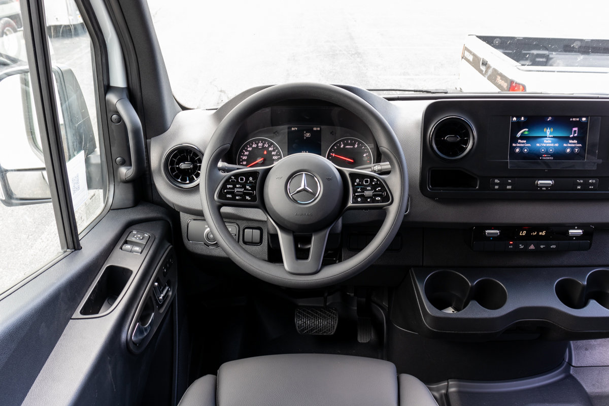 Used 2024 Mercedes-Benz Sprinter 2500 image 21