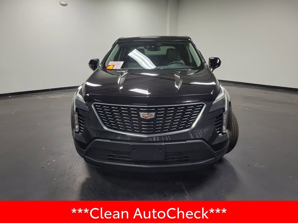 Used 2023 Cadillac XT4 Luxury w/ Cold Weather Package image 3
